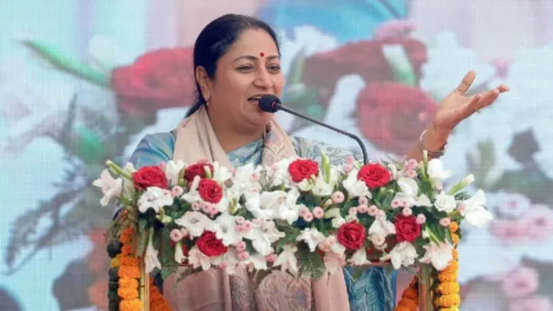 CM रेखा गुप्ता का बड़ा ऐलान, दिल्ली की सड़कों पर दौड़ेंगी 3,330 नई इलेक्ट्रिक बसें, प्रदूषण से मिलेगी राहत