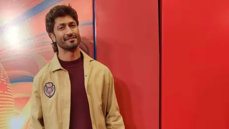 Vidyut Jaimal Full naked climbs on a tree video goes viral