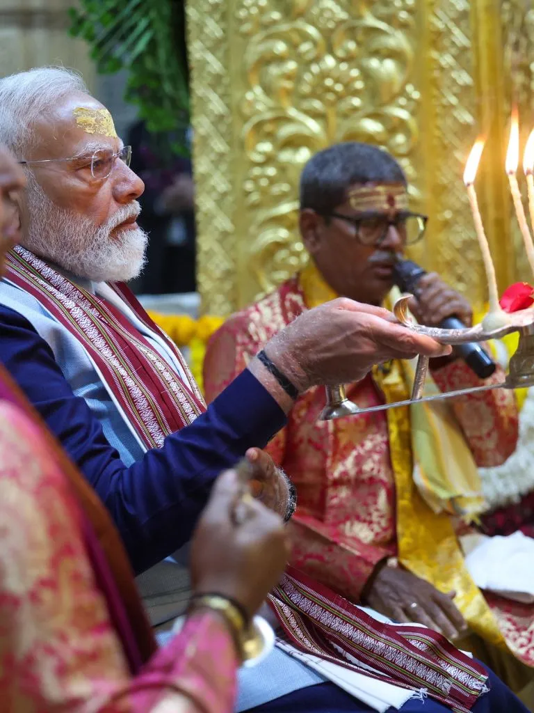 सोमनाथ में भक्ति और शौर्य का संगम! PM मोदी के स्वाभिमान पर्व की अनदेखी तस्वीरें