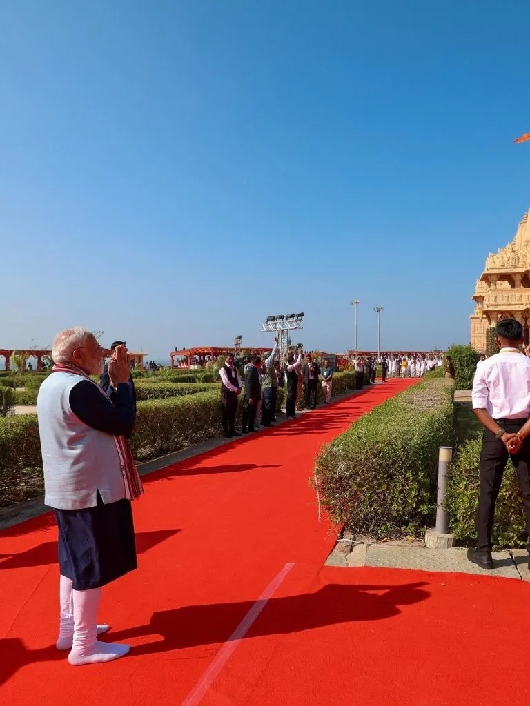 सोमनाथ में भक्ति और शौर्य का संगम! PM मोदी के स्वाभिमान पर्व की अनदेखी तस्वीरें