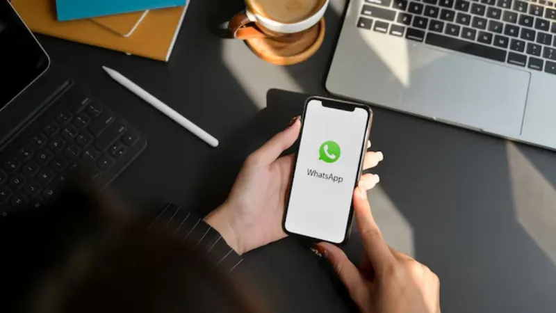 WhatsApp पर चैटिंग होगी और भी मजेदार, जल्द आएगा धांसू फीचर,  iPhone यूजर्स का बदलेगा एक्सपीरियंस