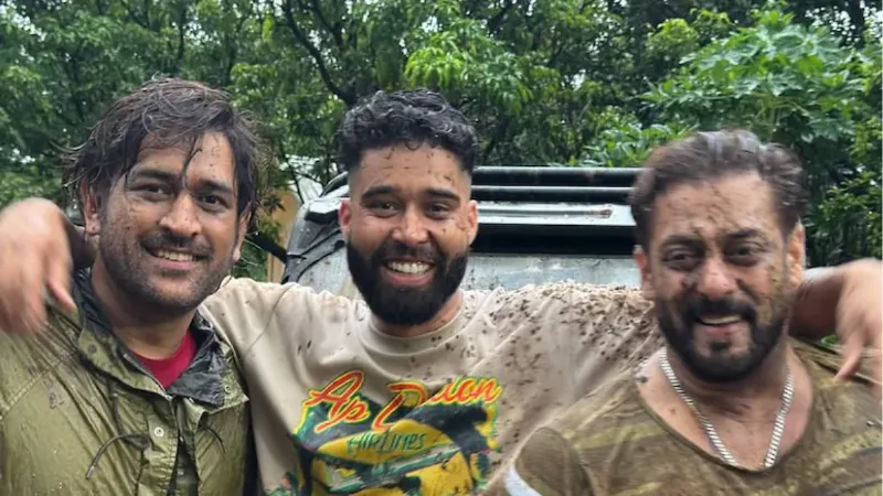 कीचड़ में सने दिखे सलमान खान और धोनी, इस सिंगर ने शेयर की तस्वीर; फैंस का आया रिएक्शन