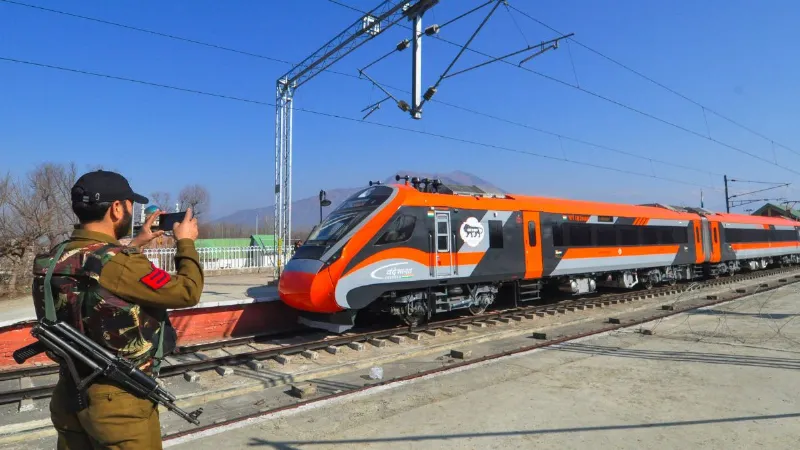 कश्मीरी पुलाव से लेकर पनीर कोल्हापुरी तक... अब वंदे भारत में लोकल स्वाद वाला खाना, कहां क्या मिलेगा?
