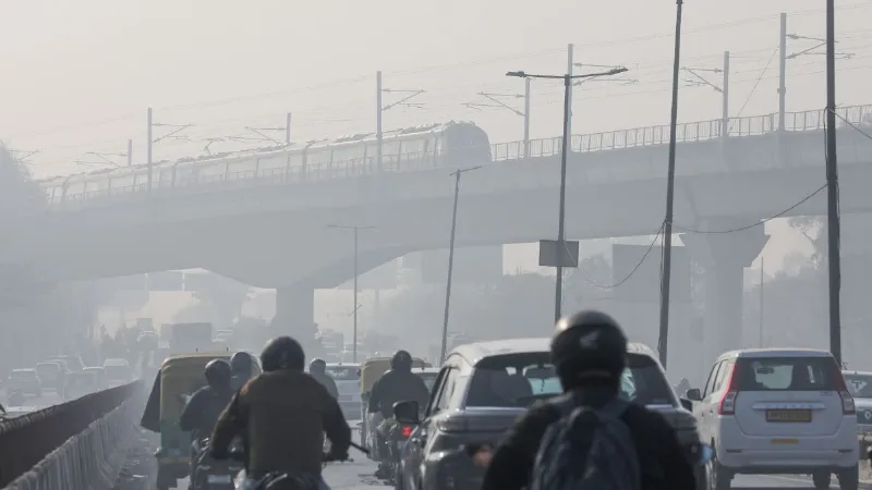 दिल्ली की आबोहवा फिर हुई खराब, प्रदूषण के बीच GRAP-3 की पाबंदियां लागू, इन कामों पर लगेगी रोक