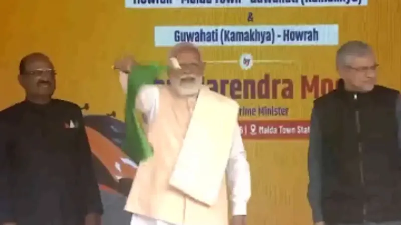 पहली स्लीपर वंदे भारत को पीएम मोदी ने दिखाई हरी झंडी, जानें रूट, किराए से लेकर सुविधाओं की सभी जानकारी यहां