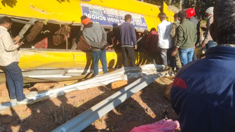 Jharkhand: लातेहार में भीषण सड़क दुर्घटना, बस पलटने से पांच की मौत; 25 लोग अस्पताल में भर्ती