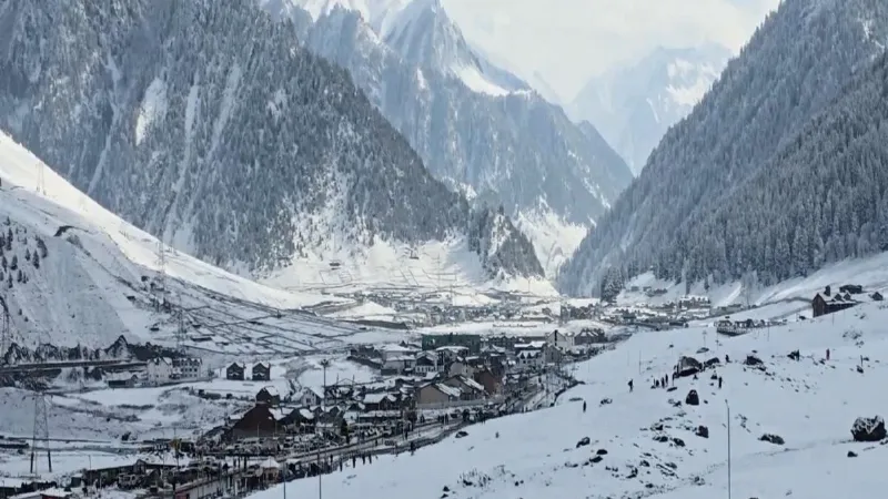 बर्फबारी से ढक जाएंगे पहाड़...बारिश से बरपाएगी ठंड का कहर; जानें पढ़ें AQI