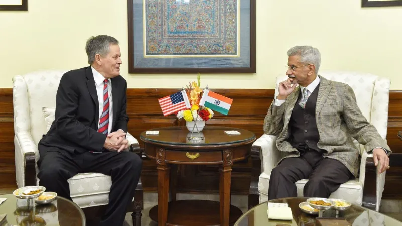 'आतंकवाद को खाद पानी न दें...' एस जयशंकर ने सेट कर दी पाकिस्तान की फील्डिंग, पोलैंड से की ये अपील