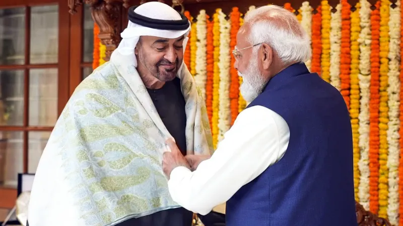 गुजराती झूला, पशमीना शॉल और कश्मीर केसर... पीएम मोदी ने UAE के राष्ट्रपति को तोहफे में दिए ये गिफ्ट