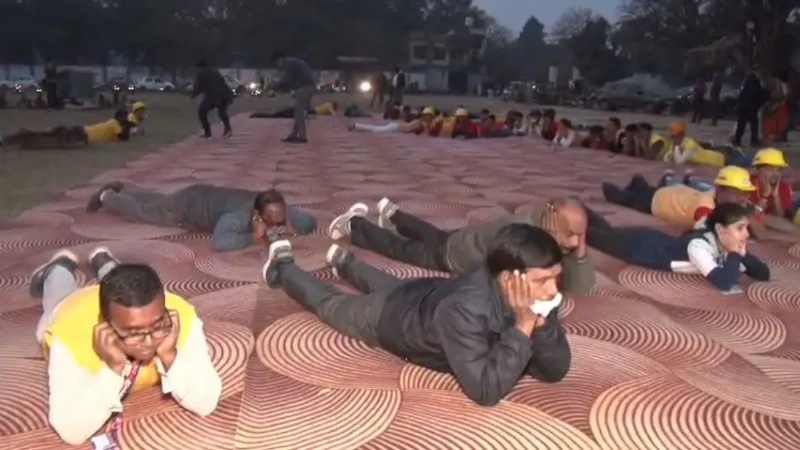 यूपी के सभी 75 जिलों में छाया अंधेरा, 6 बजते ही बजने लगे वॉर सायरन, जानें क्यों हुआ ऐसा