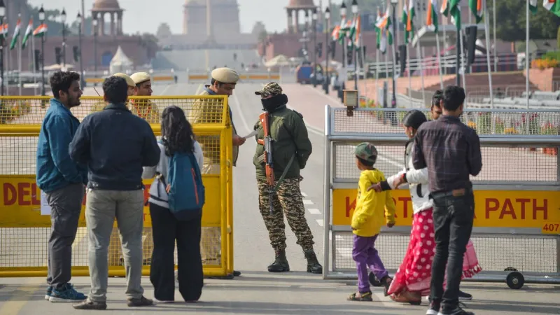 गणतंत्र दिवस से पहले दिल्ली पुलिस का एक्शन, 'ऑपरेशन कवच-12' के तहत 94 जगह रेड, 70 लोग गिरफ्तार