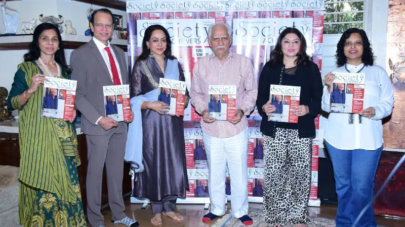 हेमा मालिनी ने किया ‘सोसाइटी अचीवर्स’ के कवर का अनावरण, रमेश सिप्पी संग 'शोले' के किस्सों को किया याद