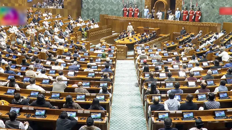 लोकसभा में पेश हुआ इकोनॉमिक सर्वे...7.2% ग्रोथ का दावा, AI पर सरकार का मास्टर प्लान; पढ़ें हर डिटेल