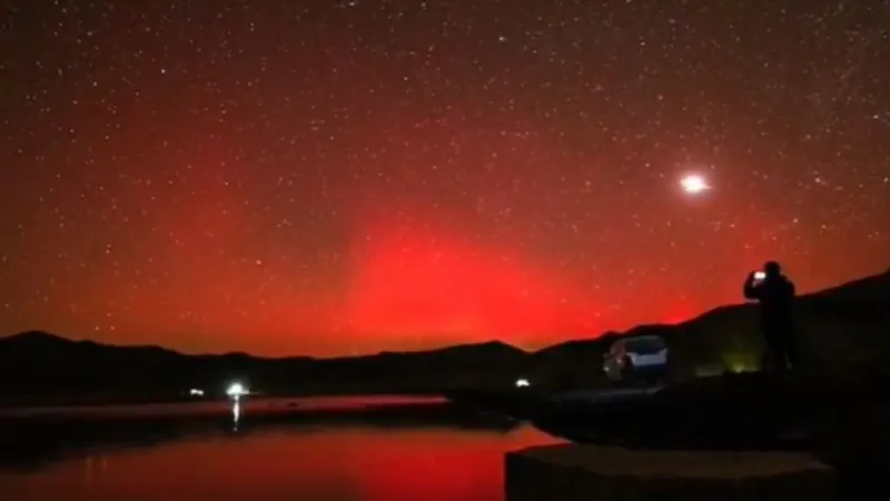 लद्दाख में दिखा खून जैसा लाल आसमान, बड़े खतरे की चेतावनी है ये खूबसूरत नजारे! देखें वायरल वीडियो