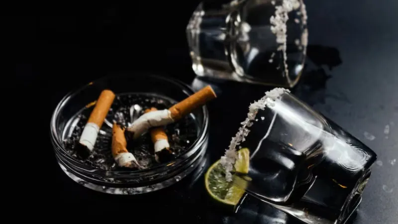 Budget 2026 Impact: शराब, सिगरेट और तंबाकू के शौकीनों को बजट में लगा झटका, जानें कितने बढ़ेंगे दाम?