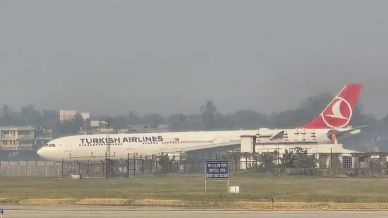 टला बड़ा हादसा! कोलकाता एयरपोर्ट पर टर्किश एयरलाइंस की फ्लाइट की इमरजेंसी लैंडिंग, सभी यात्री सुरक्षित
