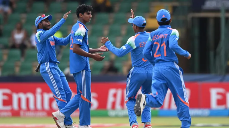 अंडर 19 विश्व कप में भारत की बड़ी जीत, इंग्लैंड को 100 रन से दी शिकस्त; वैभव सूर्यवंशी बने मैच के हीरो