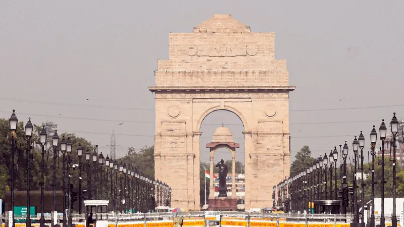 दिल्ली में बदला मौसम का मिजाज, लोगों को होने लगा गर्मी का एहसास; आज 25 डिग्री सेल्सियस रहा तापमान