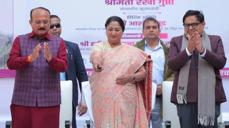 दिल्ली की शिक्षा क्रांति को मिली रफ्तार, CM रेखा गुप्ता ने नए भवन और हाईटेक ICT लैब का किया उद्घाटन