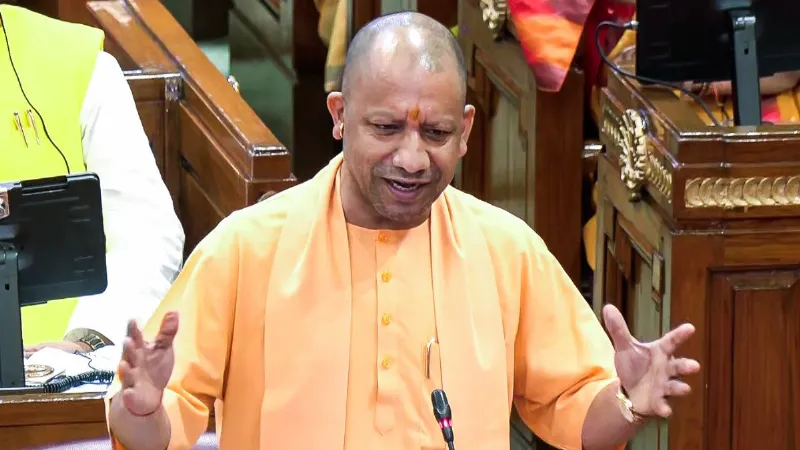 यूपी में ना कर्फ्यू है ना दंगा है, सब चंगा है.. विधानसभा में जमकर दहाड़े CM योगी, सपा पर साधा निशाना