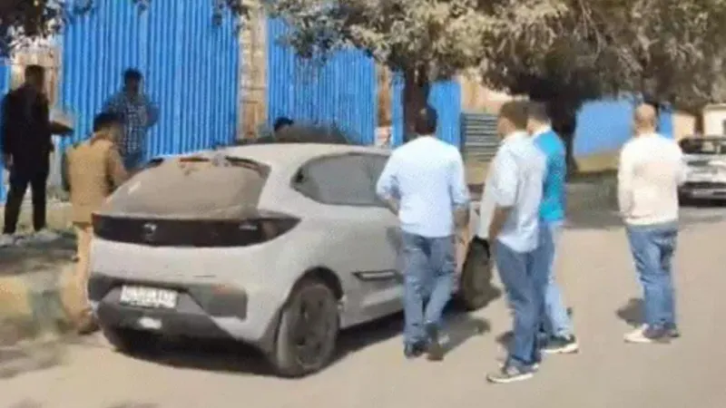 नोएडा में वैलेंटाइन डे पर प्रेमी का खौफनाक कांड; पहले गर्लफ्रेंड को उतारा मौत के घाट, फिर खुद को भी मारी गोली