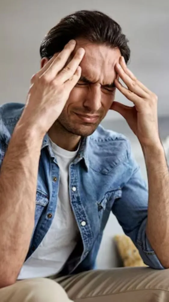 बार-बार हो रहा है सिर दर्द? इन खतरनाक बीमारियों का हो सकता है संकेत बार-बार हो रहा है सिर दर्द? इन खतरनाक बीमारियों का हो सकता है संकेत
