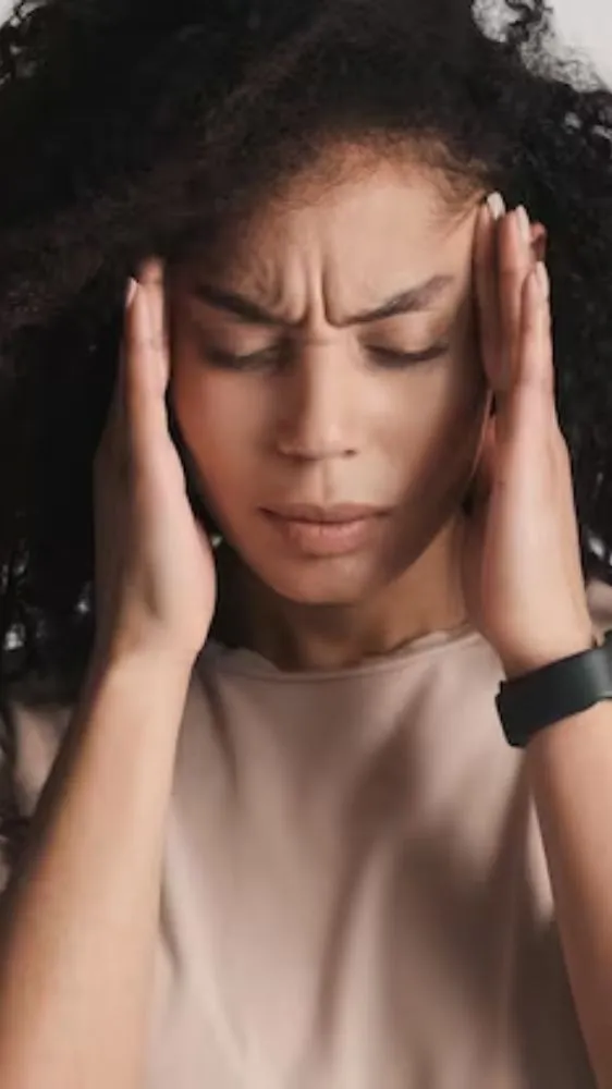 बार-बार हो रहा है सिर दर्द? इन खतरनाक बीमारियों का हो सकता है संकेत बार-बार हो रहा है सिर दर्द? इन खतरनाक बीमारियों का हो सकता है संकेत