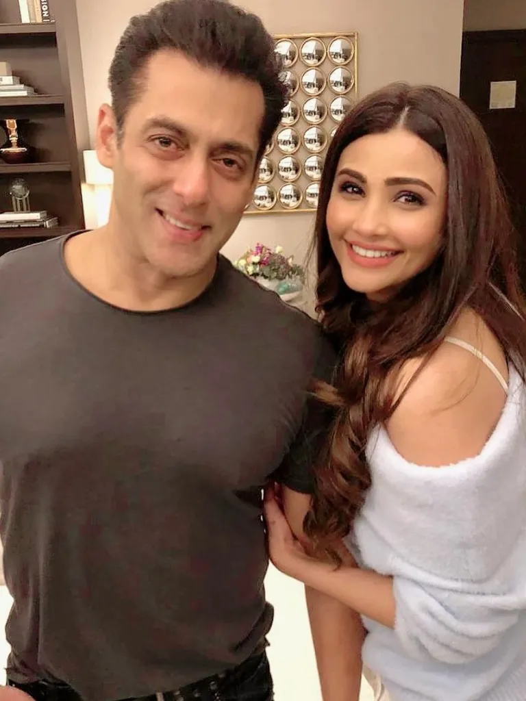 पलाश मुच्छल की फिल्म में सलमान खान की हिरोइन की एंट्री, मुख्य भूमिका में दिखेंगे श्रेयस तलपड़े पलाश मुच्छल की फिल्म में सलमान खान की हिरोइन की एंट्री, मुख्य भूमिका में दिखेंगे श्रेयस तलपड़े