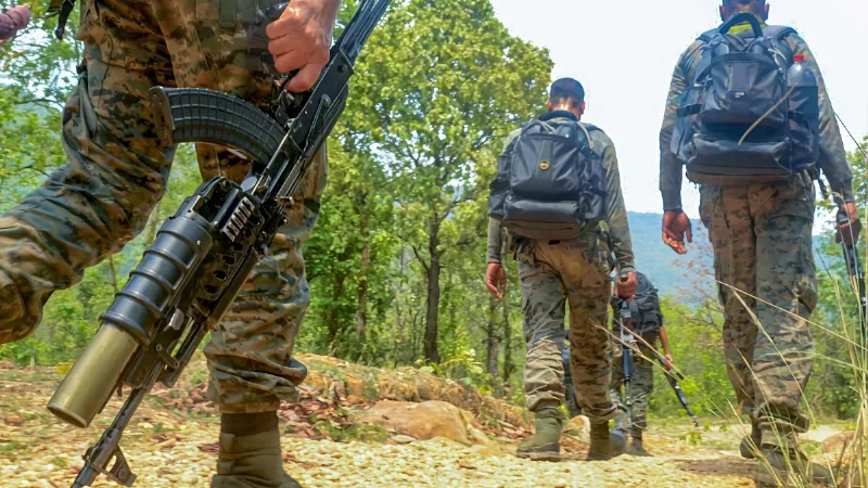 CRPF और छत्तीसगढ़ पुलिस के जवानों लॉन्च किया 'ऑपरेशन KGH-2', 31 मार्च तक नक्सल मुक्त होगा भारत!