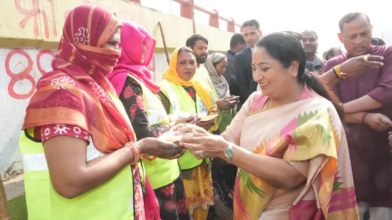 Delhi Rekha Gupta government completes one year CM presents report card find out what she said