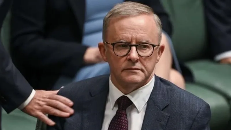 पीएम आवास में बम की धमकी के बाद मचा हड़कंप, ऑस्ट्रेलियाई प्रधानमंत्री को सुरक्षित स्थान पर किया गया शिफ्ट