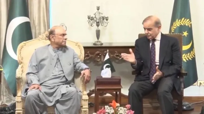 डर के साए में जी रहा पाकिस्तान! भारत को लेकर राष्ट्रपति जरदारी का बड़ा दावा, कहा- एक और युद्ध...