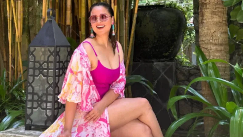 मिडिल ईस्ट में भड़की जंग में बेटी के साथ फंसी ये एक्ट्रेस, पोस्ट किया भावुक वीडियो; सोनू सूद करेंगे मदद!