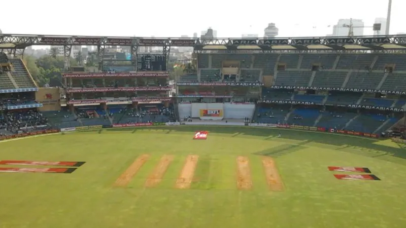 IND vs ENG: बल्लेबाज या गेंदबाज... वानखेड़े स्टेडियम की पिच किसके लिए साबित होगी मददगार?