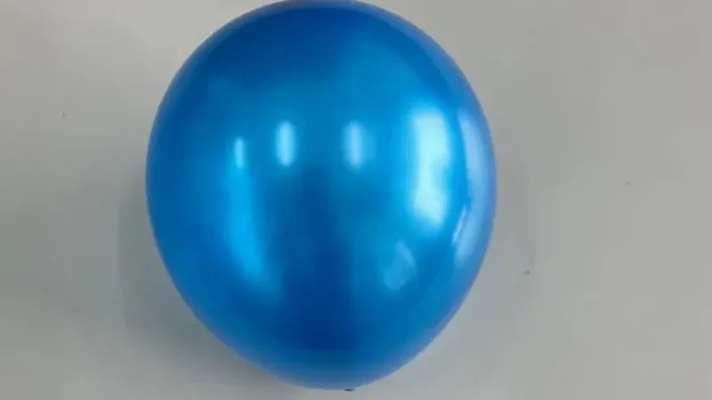 4 साल की बच्ची फुला रही थी गुब्बारा, खेलते समय अचानक गले में फंस गया, दम घुटने से हुई मौत