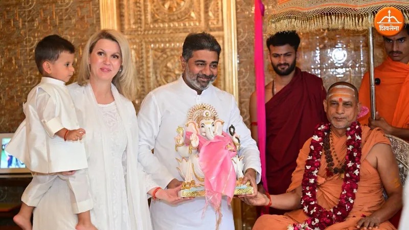 शंकराचार्य स्वामी सदानंद सरस्वती पहुंचे डॉ. अभिषेक वर्मा के घर, वर्मा परिवार और शिवसेना नेतृत्व को दिया आशीर्वाद