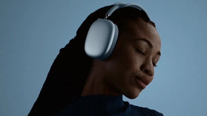 हेडफोन करेगा 'लाइव ट्रांसलेशन', लॉन्च हुआ Apple AirPods Max 2, जानें कीमत और फीचर्स