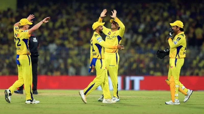 IPL 2026: सीजन शुरू होने से पहले CSK को लगा तगड़ा झटका, ये धाकड़ खिलाड़ी हुआ टीम से बाहर