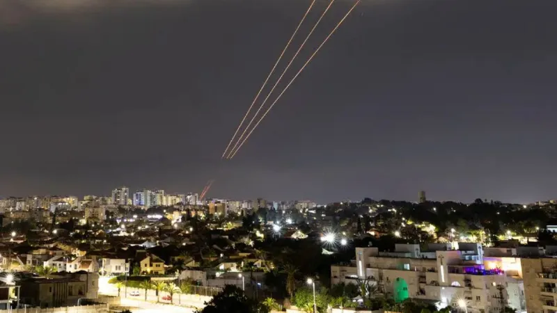 ईरान ने पहली बार नसरल्लाह मिसाइल से किया हमला, इजराइल में मचाई तबाही! जानें इसकी ताकत और खासियत