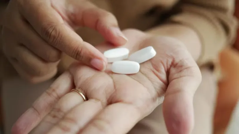 Medicine Price Rise India: मिडिल ईस्ट संकट के बीच महंगी हो जाएगी ये दवाई? मरीजों पर पड़ेगा बड़ा असर