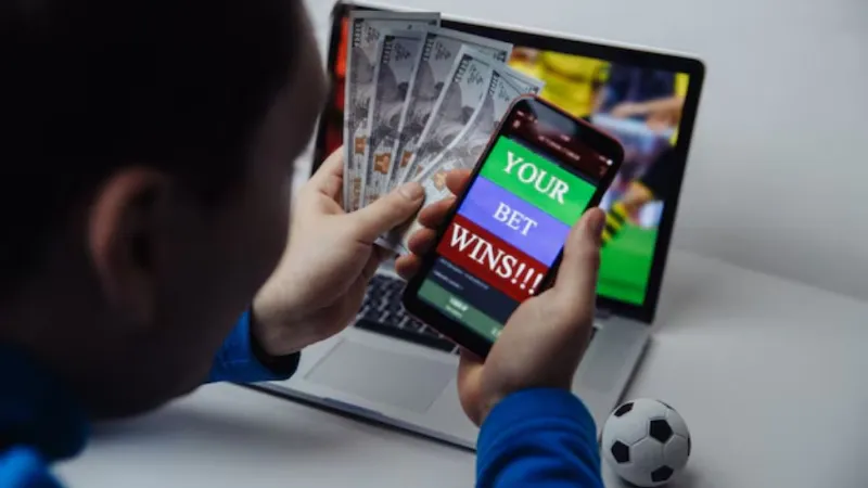 300 वेबसाइट और ऐप ब्लॉक! अवैध बैटिंग एप्स पर सरकार ने कसा शिकंजा, जानें क्या-क्या लिए गए एक्शन