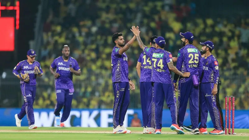 IPL 2026 से पहले KKR को 440 वोल्ट का झटका, हर्षित राणा के बाद एक और धाकड़ गेंदबाज बाहर