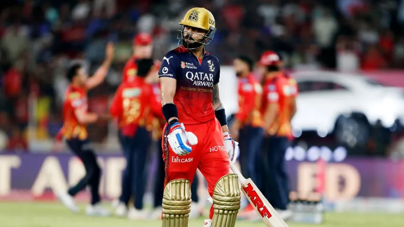 लंदन जाने के लिए RCB से चार्टर्ड फ्लाइट... विराट कोहली को लेकर फैली थी अफवाह, अब खुद उड़ाया मजाक