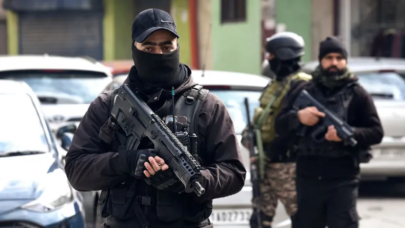 जम्मू-कश्मीर के सांबा में देर रात तेज धमाके से हड़कंप, टूटे घरों के शीशे, इलाके में दहशत! देखें VIDEO