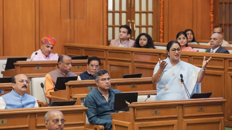 Delhi Lakhpati Bitiya Yojana to laptops for Class 10 studentsCM Rekha Gupta announced in the budget