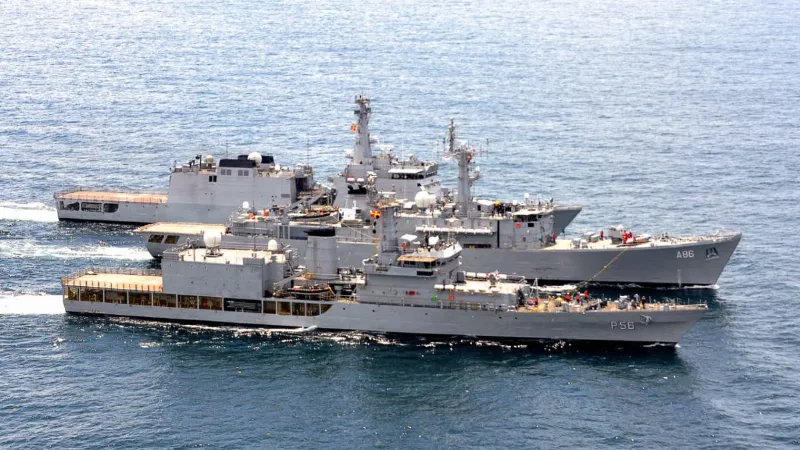 ईरान संकट के बीच भारतीय नौसेना तैनात, होर्मुज में उतारे पांच युद्धपोत, कैसे कर रहे जहाजों की रखवाली?