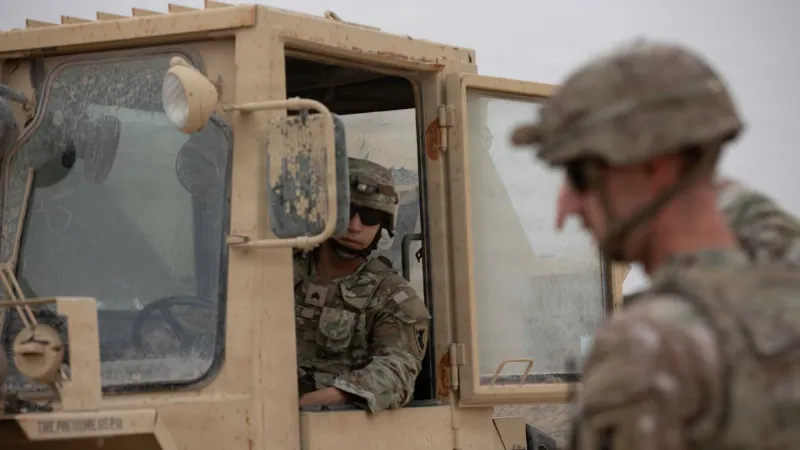 ईरान के साथ ब्लफ करने की कोशिश में ट्रंप! युद्ध रोक कर ये खेल करने में जुटा अमेरिका, जानें पूरी डिटेल