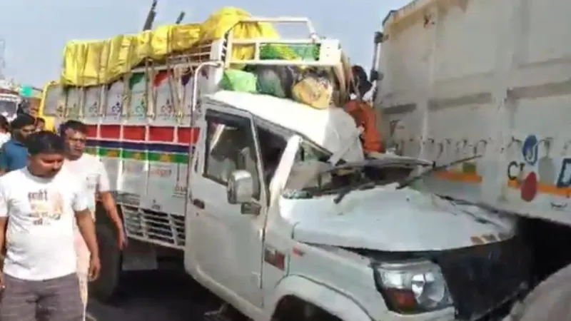 Horrific road accident in Kaushambi speeding pickup rammed into a parked trolley 7 devotees died