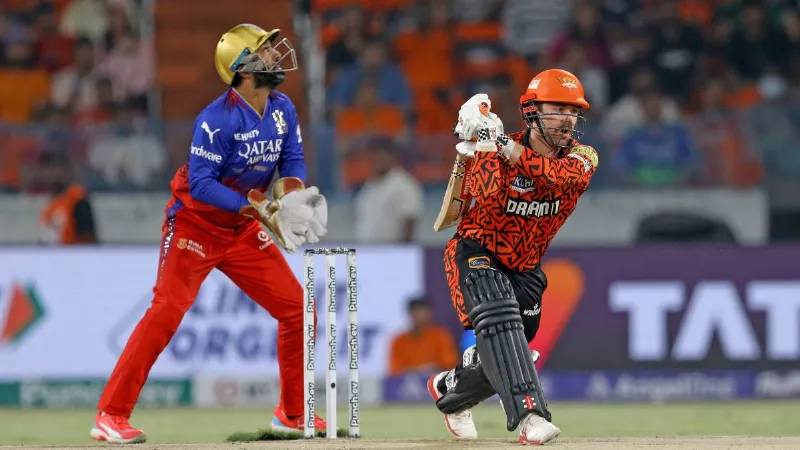 RCB vs SRH: कल मैदान पर उड़ेगा गर्दा! दमदार बैटर्स के साथ उतरेंगी बेंगलुरु-हैदराबाद, देखें प्लेइंग 11