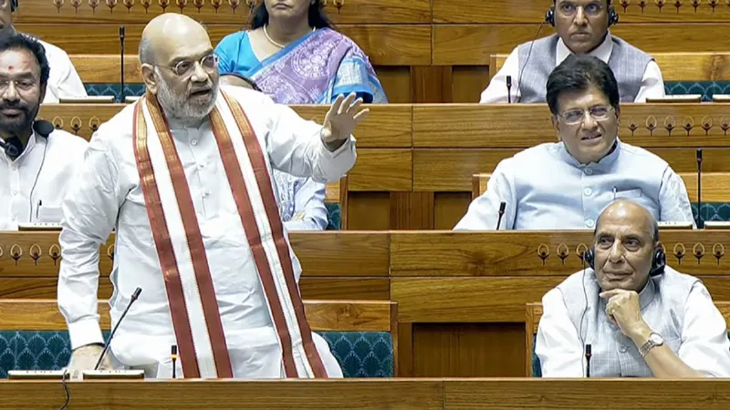 हथियार उठाने वालों को बख्शा नहीं जाएगा... नक्सलवाद पर जमकर गरजे गृह मंत्री अमित शाह, जानें क्या कहा